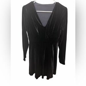 Women’s Halara size Medium velvet dress! Comes with a built in bodysuit! NWT